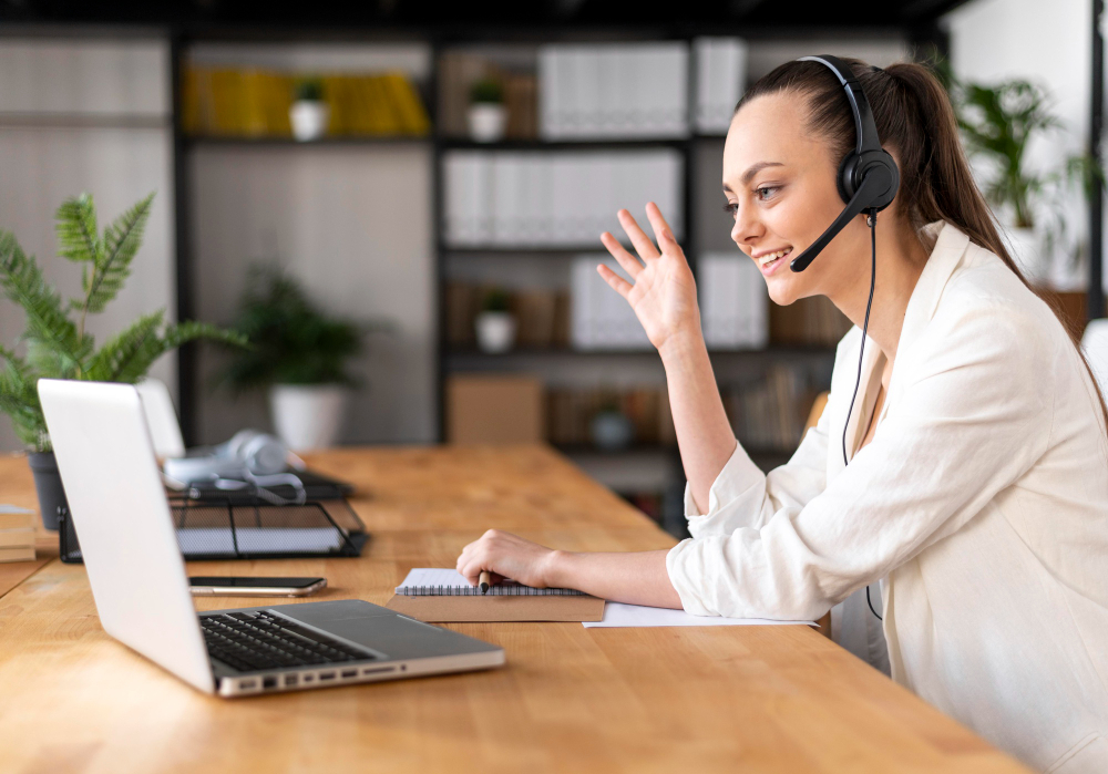 Equipo aplicando buenas prácticas de atención al cliente